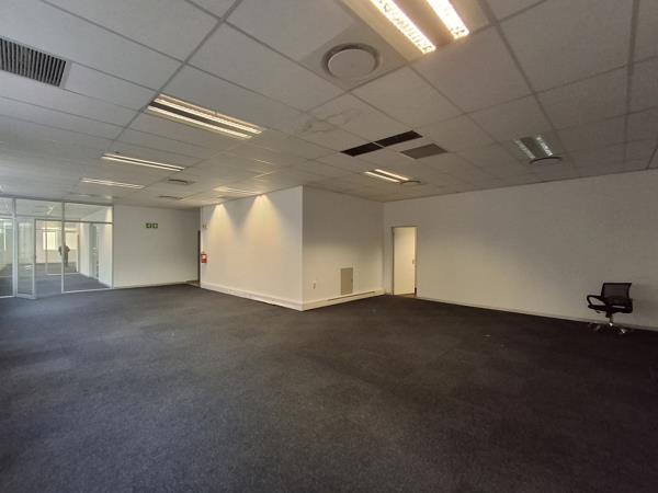 343  m² Commercial space