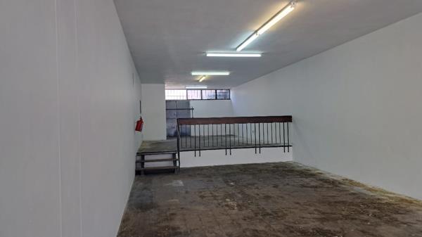 125  m² Retail Space