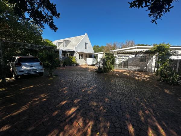 6 Bedroom House
