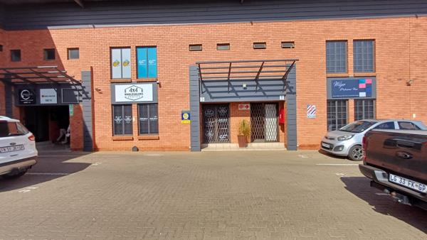 242  m² Industrial space