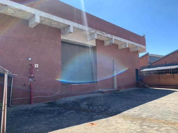 1 389  m² Commercial space