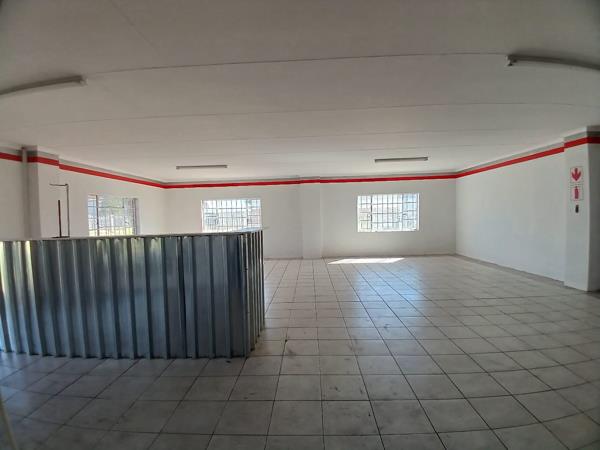 733  m² Industrial space