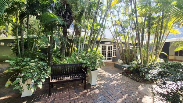 2 000  m² Commercial space