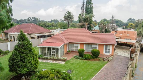 6 Bedroom House