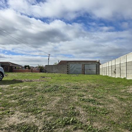 446 m² Land