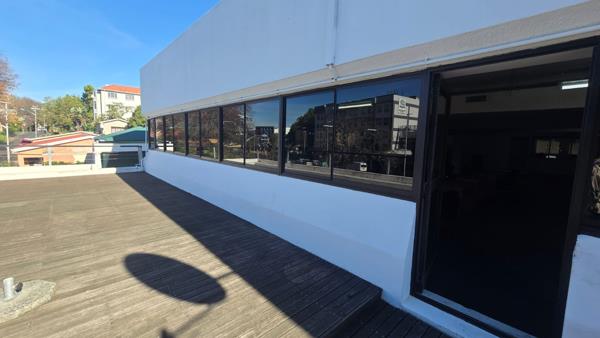 613  m² Commercial space