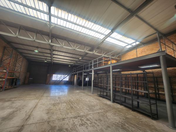 555 m² Industrial space