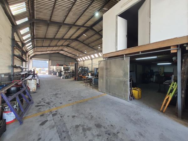 870  m² Industrial space