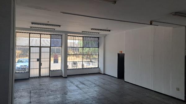 290  m² Retail Space