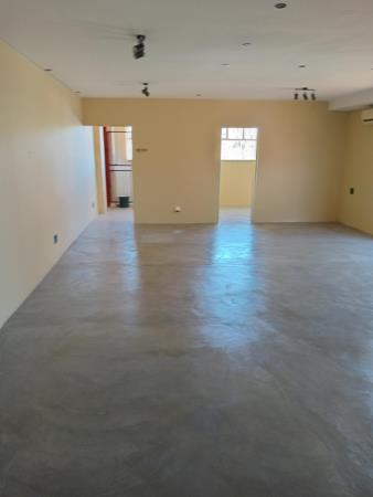 76  m² Commercial space