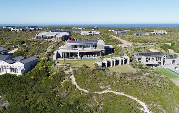 6 Bedroom House