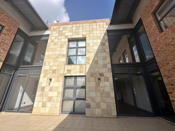 472  m² Commercial space