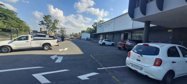 650  m² Commercial space