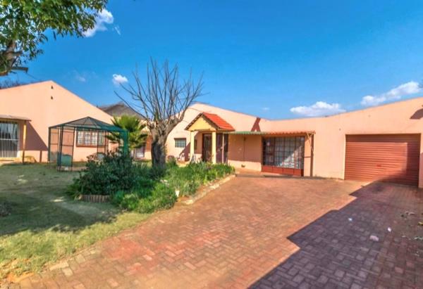 5 Bedroom House