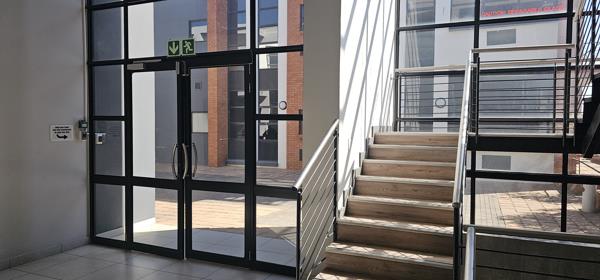 253  m² Commercial space