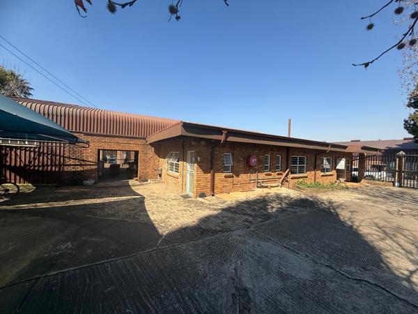 390  m² Industrial space