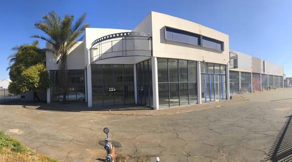 2 400  m² Commercial space