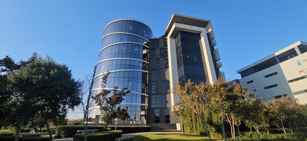 588  m² Commercial space