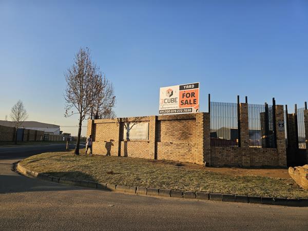 2 449 m² Land
