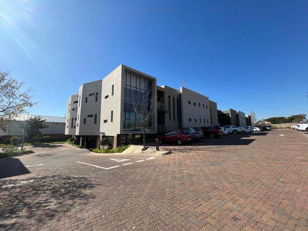 155  m² Commercial space