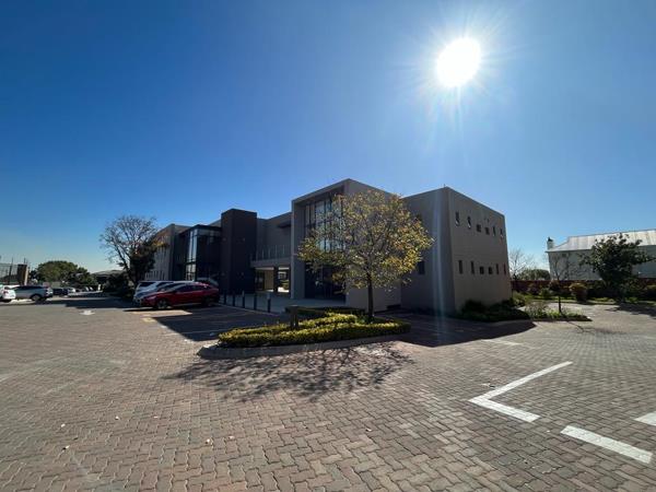 215  m² Commercial space