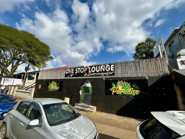 300  m² Commercial space