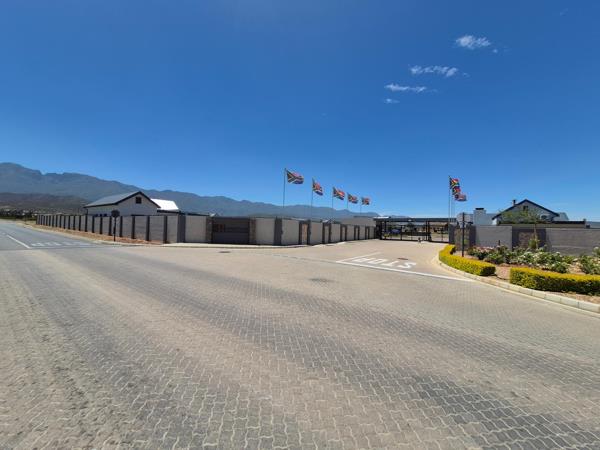 270 m² Land
