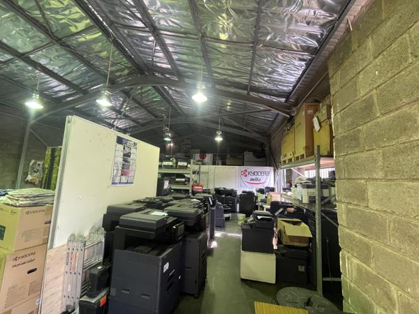 320  m² Commercial space