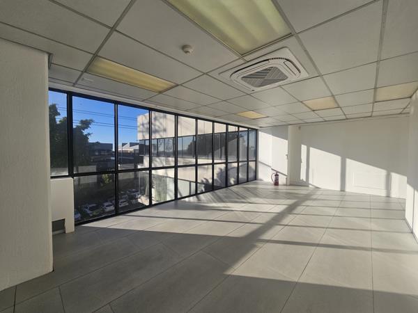 623  m² Commercial space