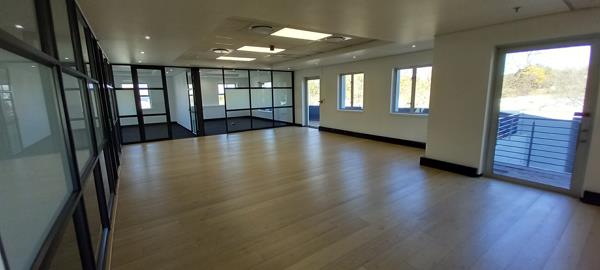 1 013  m² Commercial space