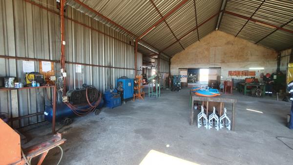 9.2 ha Smallholding