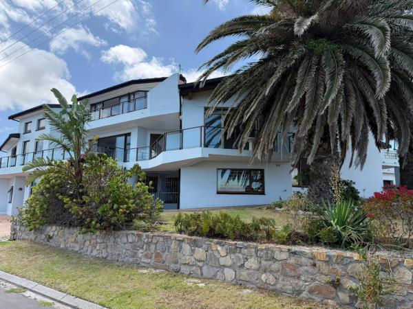 6 Bedroom House