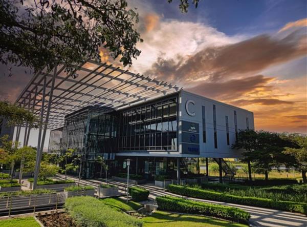 466  m² Commercial space