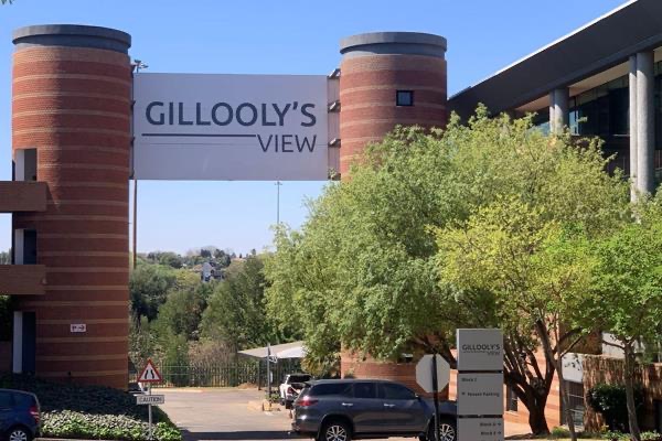 408  m² Commercial space