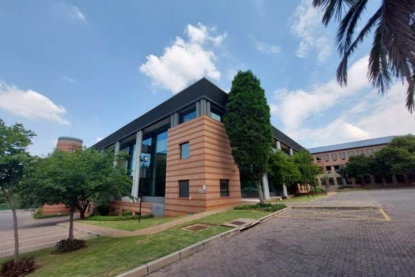 469  m² Commercial space