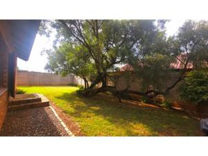 House in Rietfontein AH