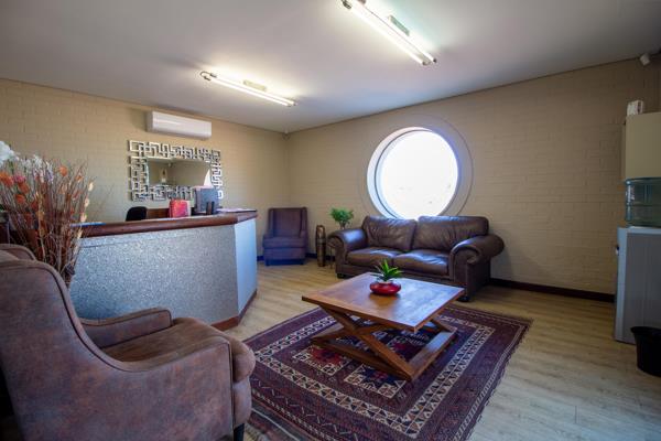 216  m² Commercial space