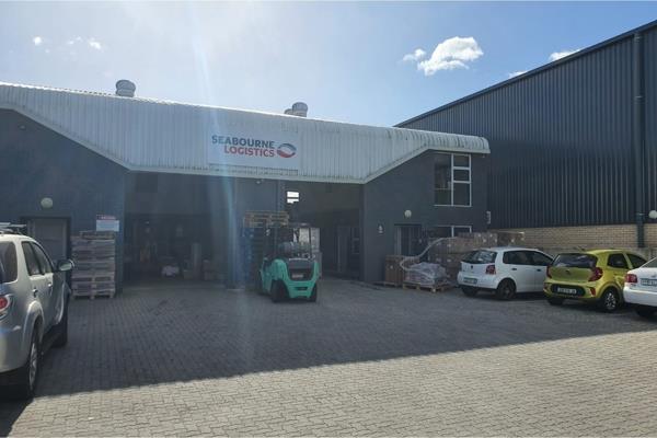 560  m² Commercial space