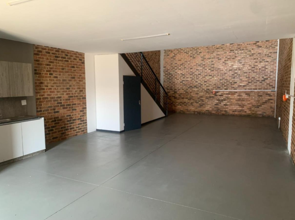 160  m² Commercial space