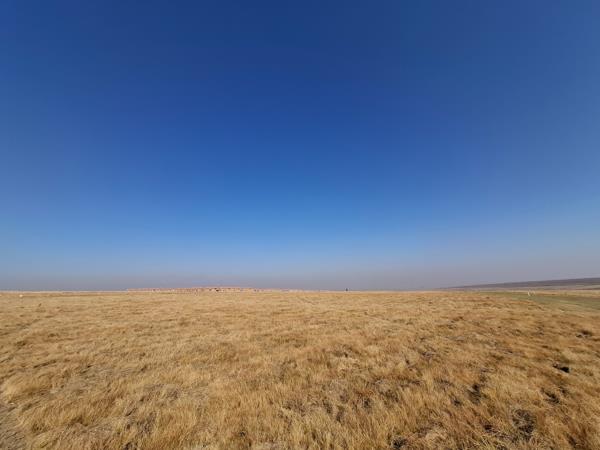 1 660 m² Land