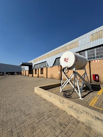 7 726  m² Commercial space