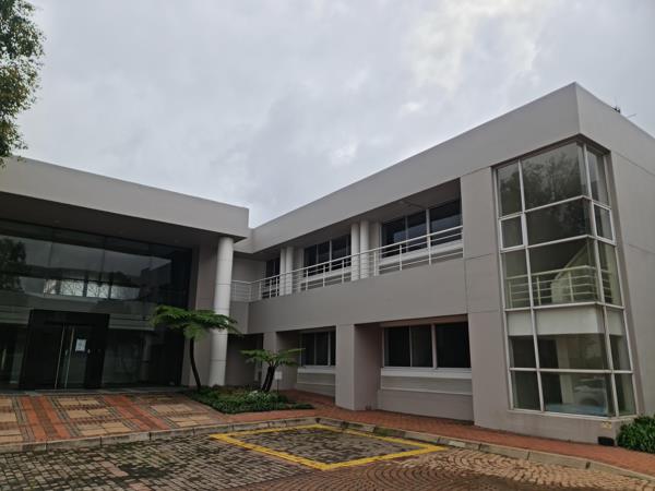 1 612.1  m² Commercial space