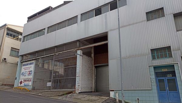 968  m² Commercial space