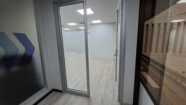 111  m² Commercial space