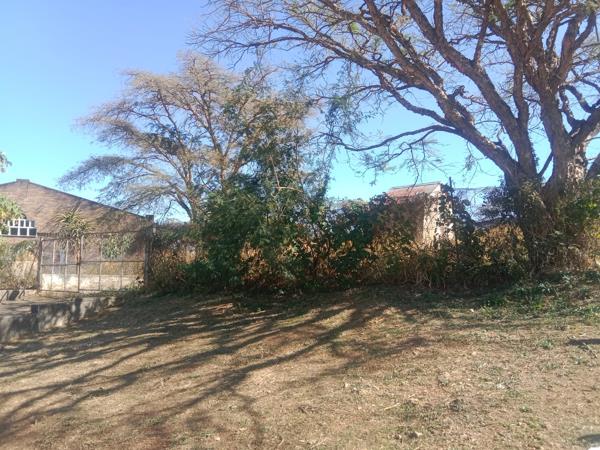 4 700 m² Land