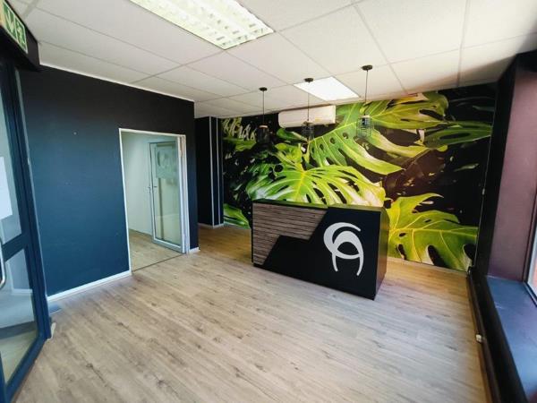 180  m² Commercial space