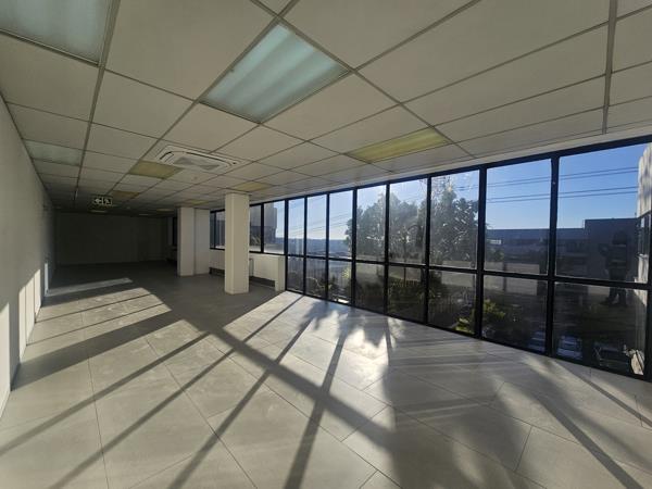 179  m² Commercial space