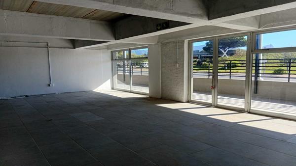 112 m² Retail Space
