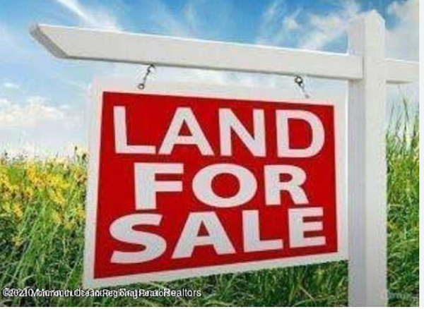 500 m² Land