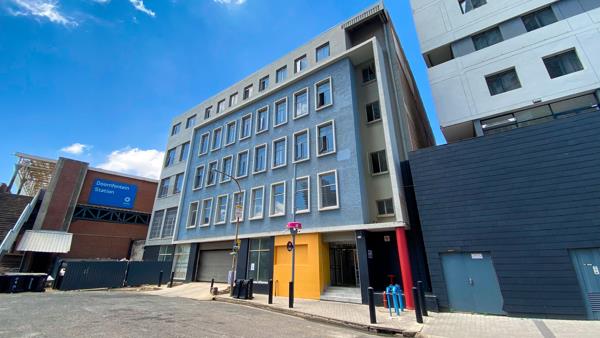 25  m² Retail Space